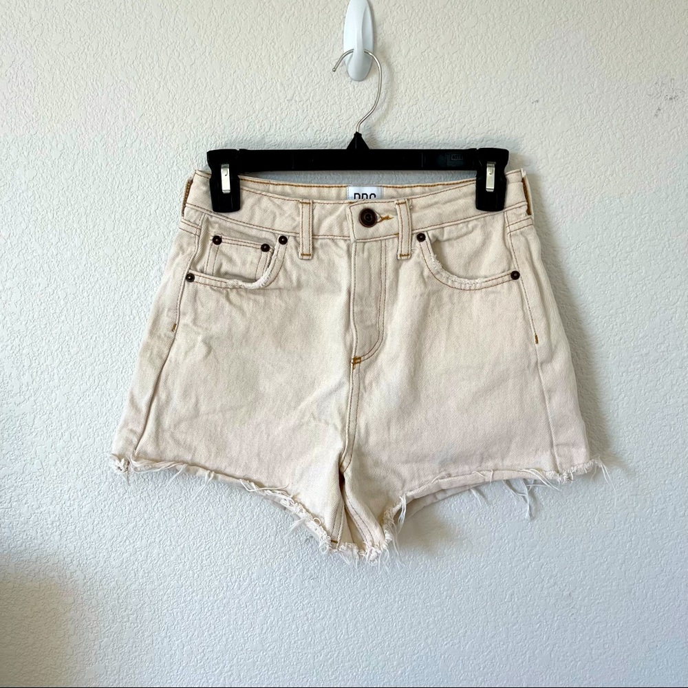 bdg off white mom shorts
